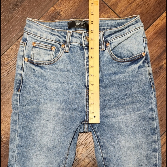 Highrise Distressed Jeans - Picture 15 of 16